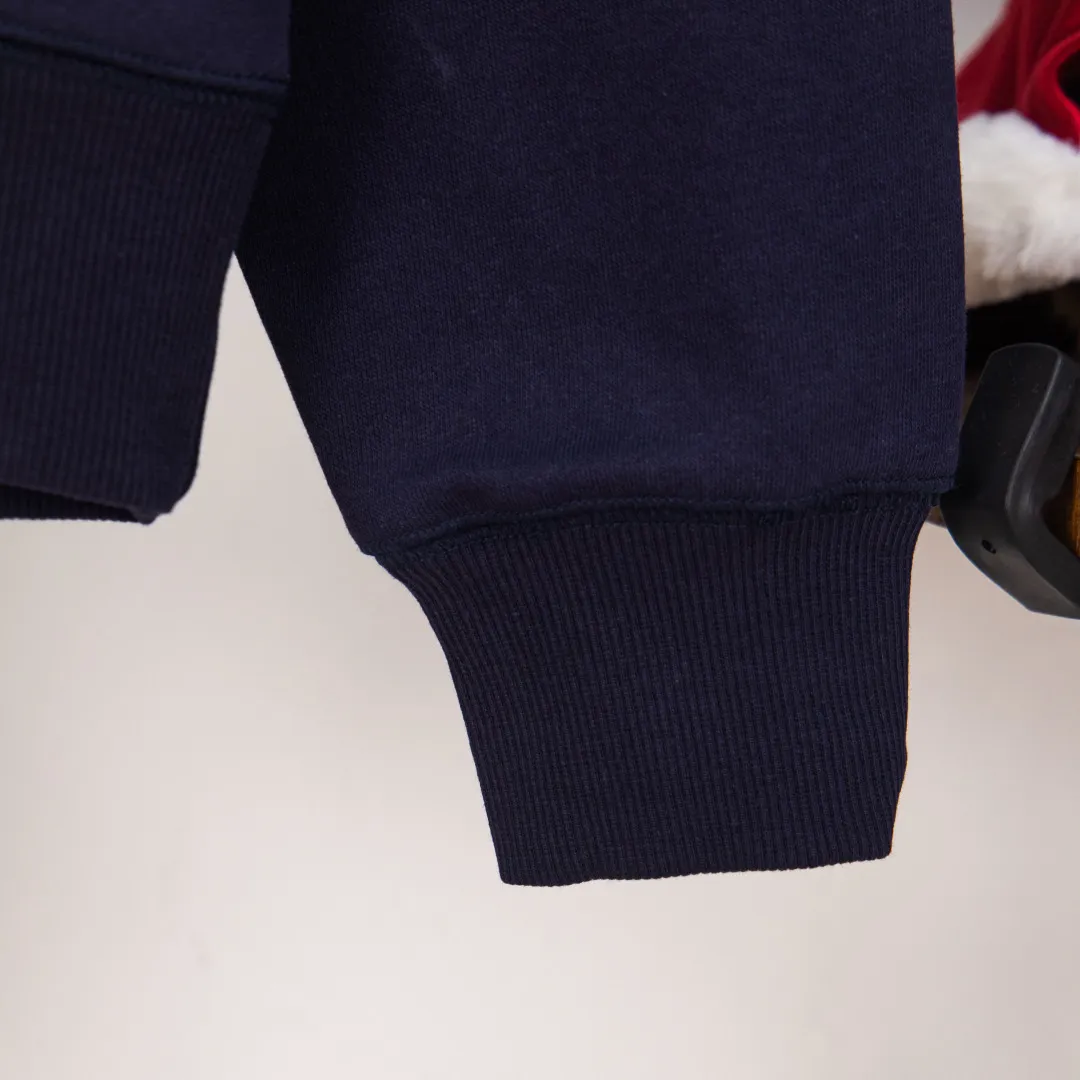 P300 zp version [Exclusive supply] Ralph Lauren/Ralph Lauren 2025SS Four Seasons classic style stacked topstitch design five-color thin hooded sweatshirt -370g double-sided cotton heavyweight fabric✅ -Original same 7.5CM widened thread processing✅ -Front collar patchwork triangle block four-needle six-thread topstitch design✅ -RL Four Seasons classic style Loose fit, easy for both men and women to control Simple Clean and versatile, exposed topstitching patchwork triangle 1.3 cm retro original color hook and loop drawstring, full of details. Color: navy blue, brown, pink, gray. Size: S M L XL. Number: WW10751.